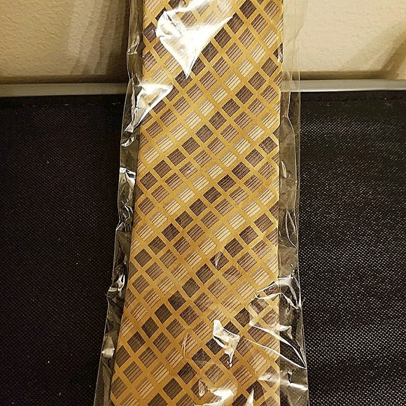 Van Heusen Men's Arcade Plaid Tie - Picture 1 of 1